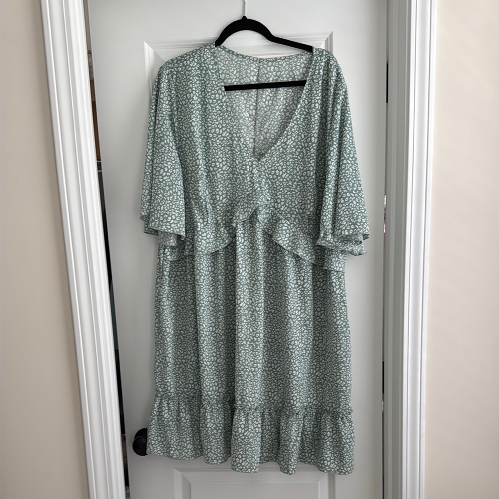 SHEIN Green Floral Midi Dress